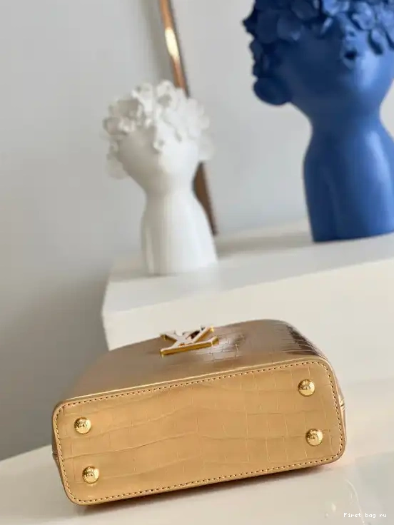 First bag ru MINI LOUIS CAPUCINES VUITTON 0503